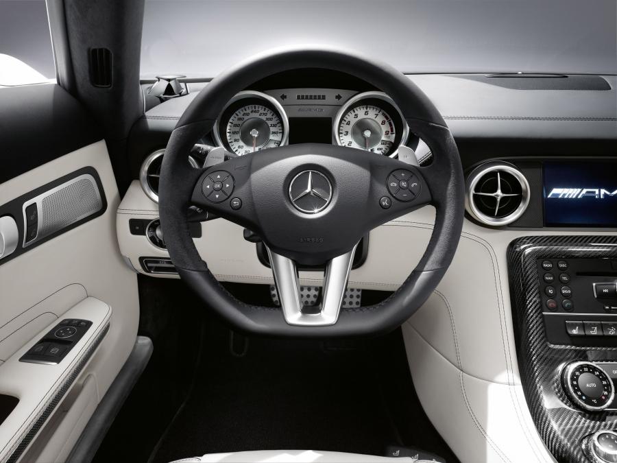  Mercedes-Benz SLS AMG Roadster 2012 года  (фото 182 из 198)
